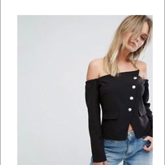 Misguided off shoulder top. SZ 8 silver button accents. Quarter length sleeves - Picture 6 of 6